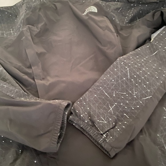 TNF Stormy Trail Jacket - SMALL - Picture 7 of 12